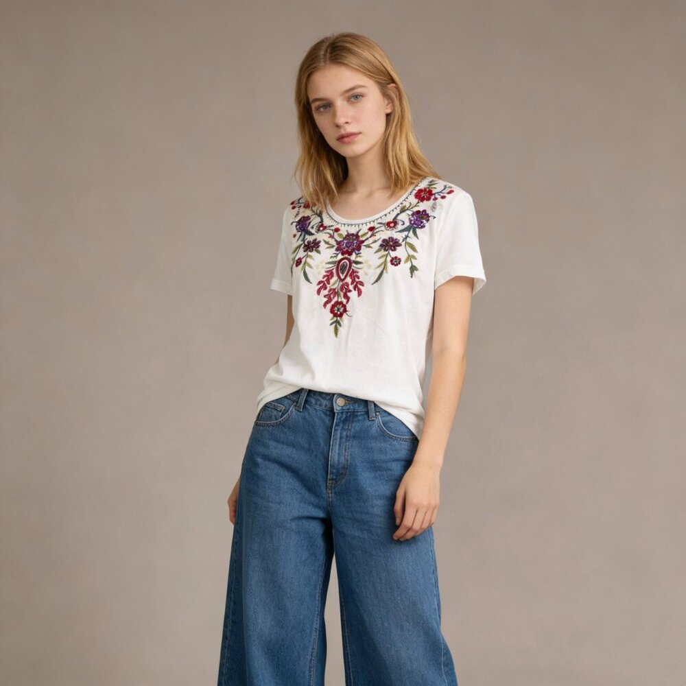 NWOT JOHNNY WAS Short Sleeve Cotton Embroidered Tee Top White T-Shirt Size S